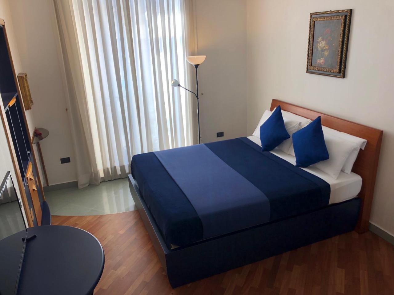 Smln Rooms & Suites Naples Exterior photo